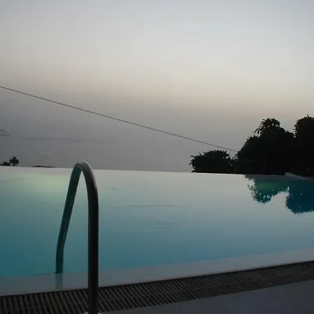 Caracas Con Piscina Climatizable, Free Wifi, Bbq * Santa Ursula (Tenerife)